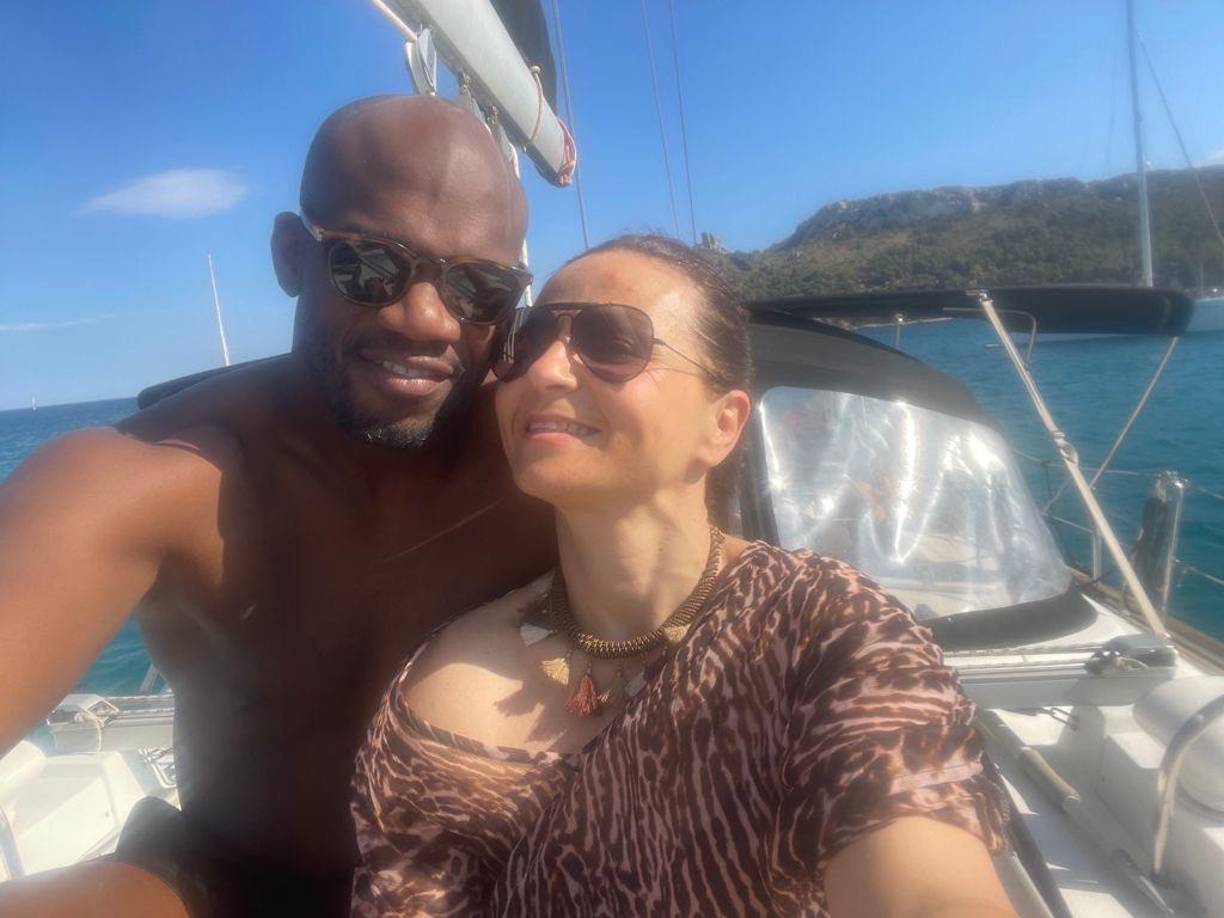 Tras quedarse sin oportunidad de trabajo al ser separado de su último equipo, David Suazo vive una vida tranquila en Italia y así lo demuestra en redes sociales.