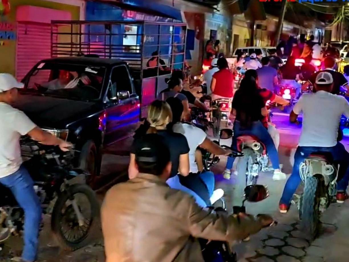 Fue alcalde de El Paraíso, Copán, en el año 2000 y 2015, cuando tenía 28 años. 