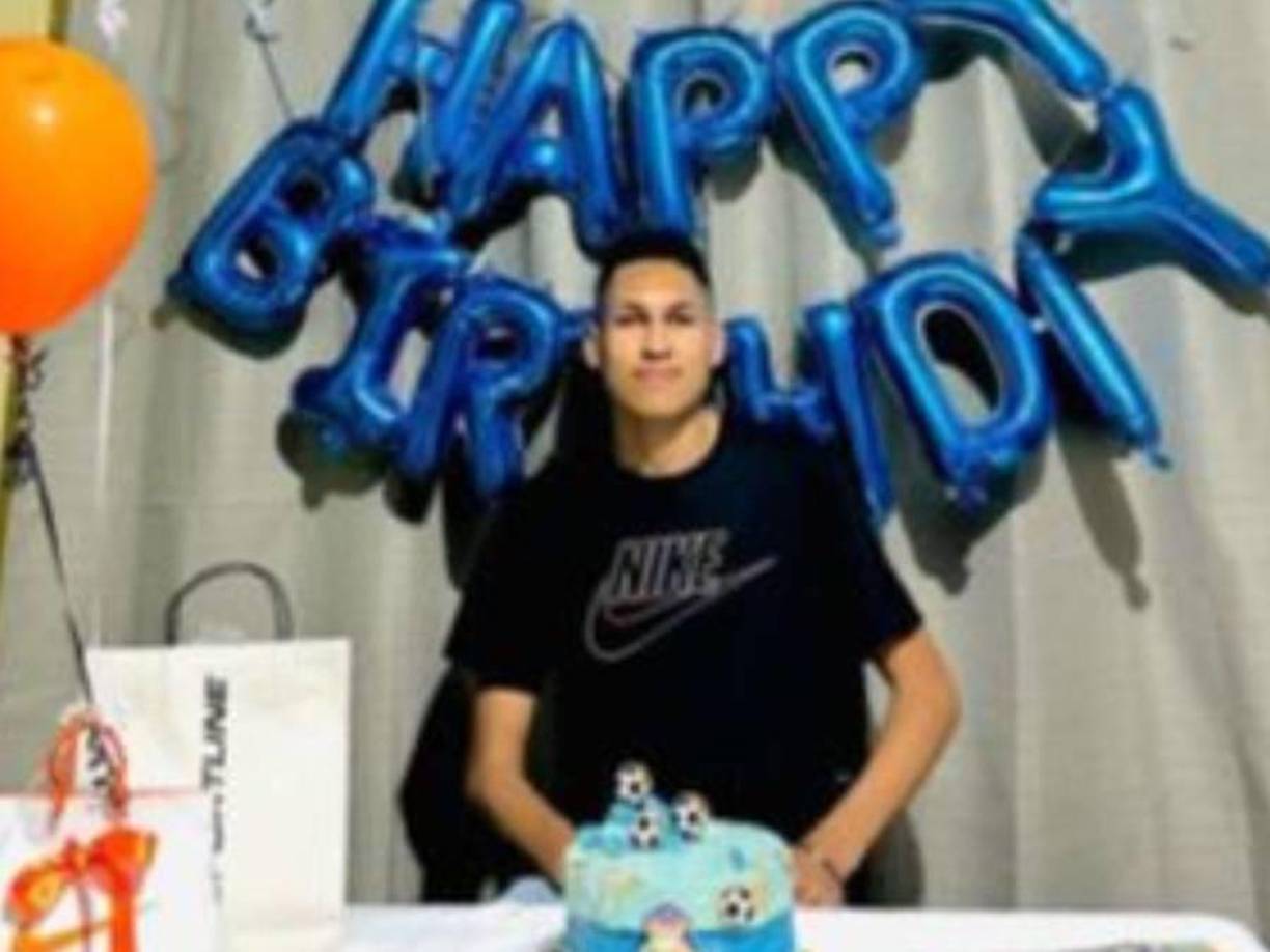 El joven se dedicaba a vender celulares, accesorios electrónicos y carros, según comentaron sus familiares. 