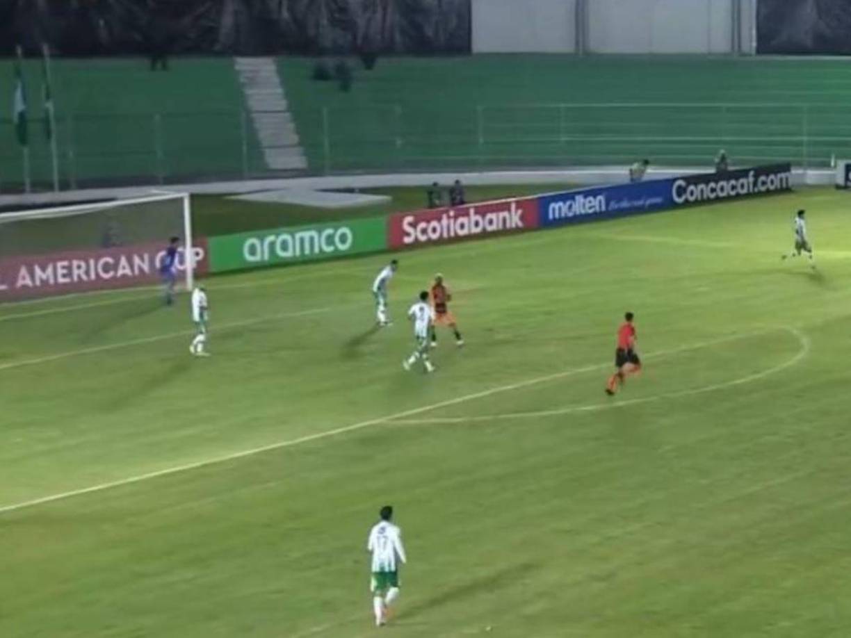 Y acá se puede ver a Óscar Castellano con el 17’ en el minuto 48’.