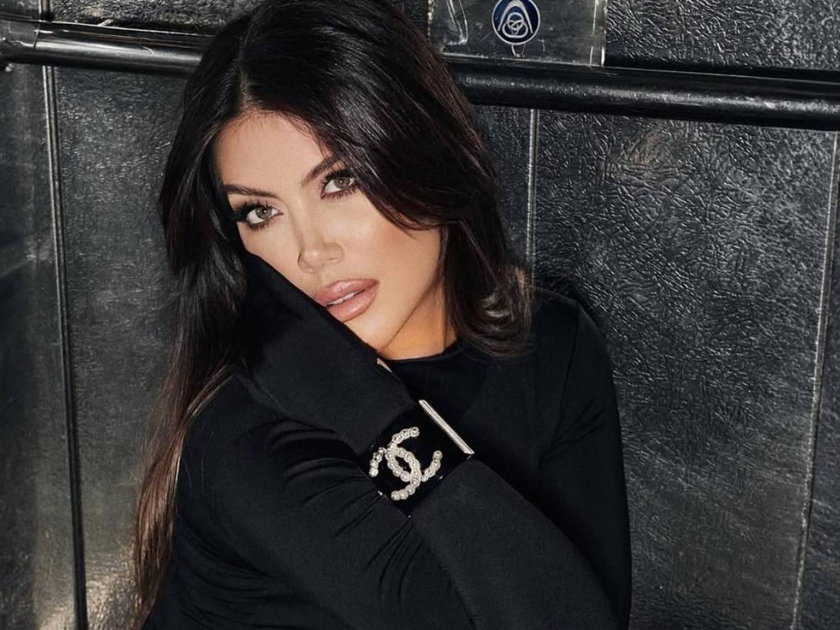 “Wanda se estaba haciendo color en el pelo y le cuentan, agarró el celular porque necesitaba verlo, se puso como loca, se alteró, y lo que más le dolió fue la canción”, relata la prensa de Argentina en referencia a la reacción de Wanda.