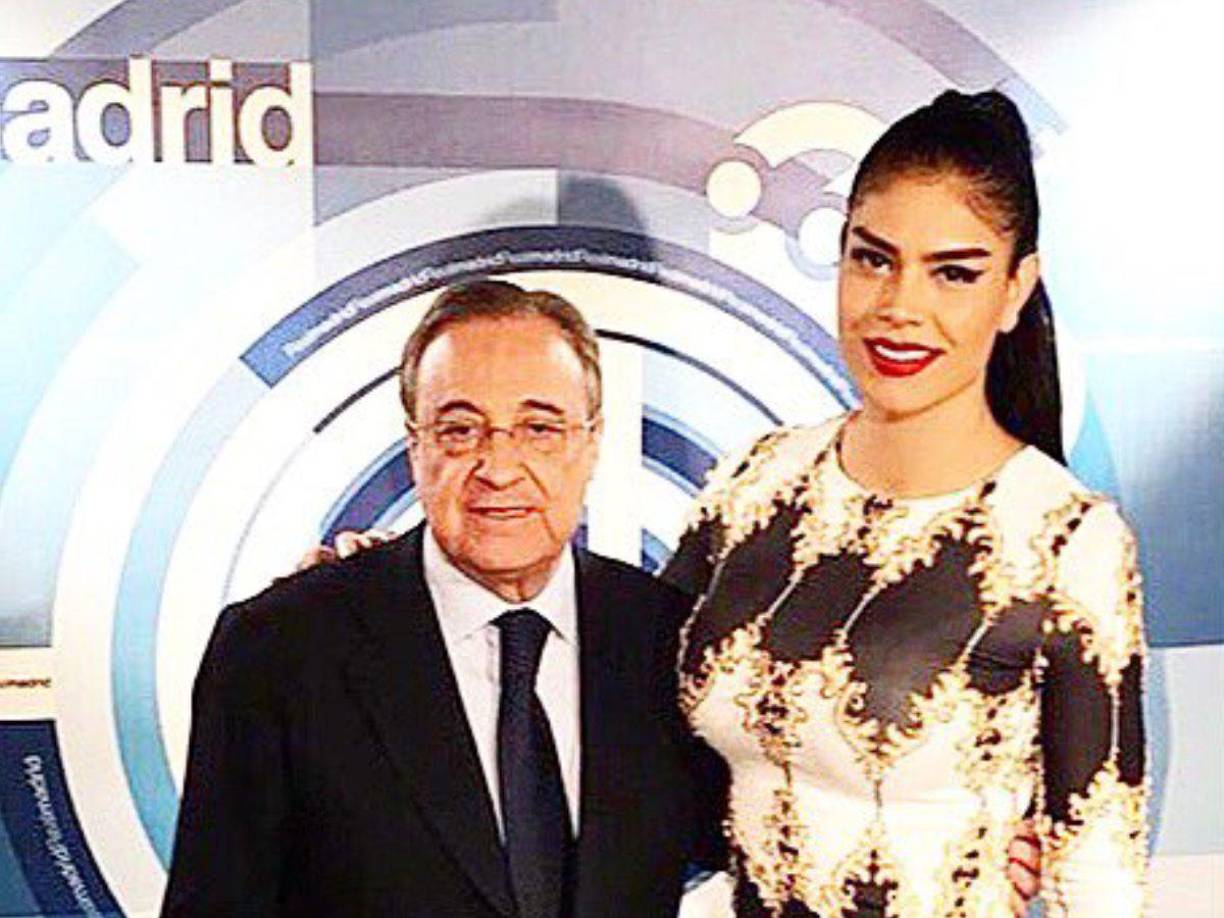 La chica era fanática del Real Madrid. En la imagen aparece al lado de Florentino Pérez, presidente del cuadro blanco.