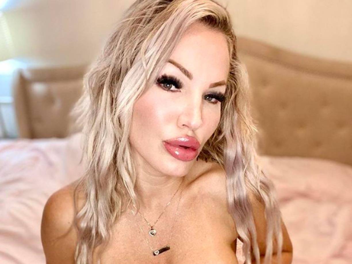 “Salí de un matrimonio y me sentía muy poco atractiva. Sinceramente, creo que quería ganar confianza en mí misma. Y, obviamente, también ganar dinero extra”, dijo en una reciente entrevista.