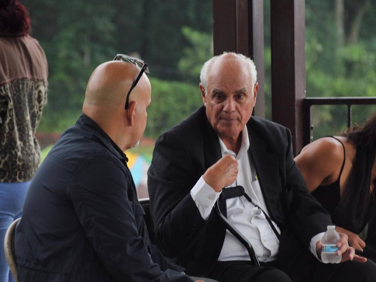 A pesar de la pérdida irreparable de Viera, sus amistades y familiares lo recordarán como un luchador de vida.