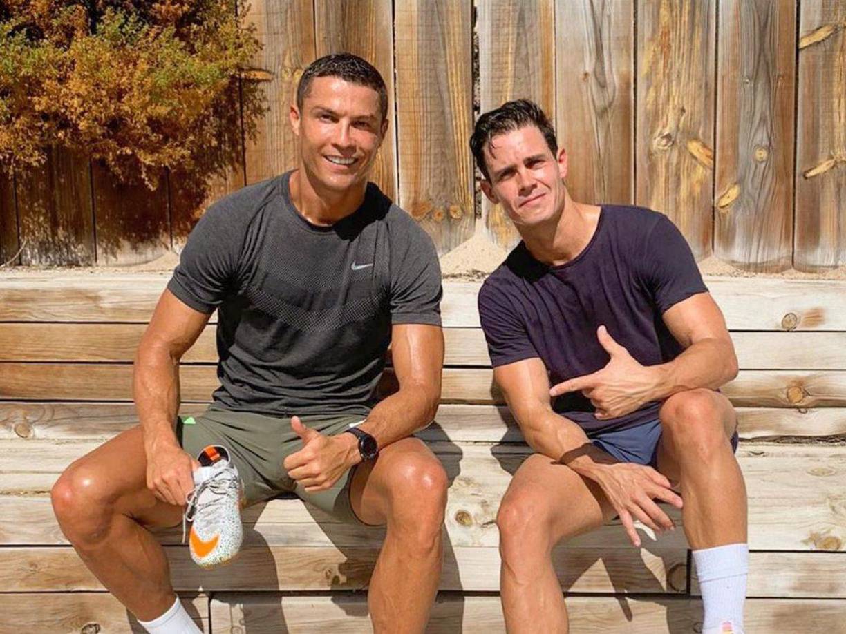 ”¿Edu, ¿cómo llegaste a conocer a Cristiano Ronaldo?”, le preguntó un seguidor del programa. Aguirre estaba acompañado de Alex Silvestre, quién también quería saber esa historia. “Buena pregunta. Me interesa mucho porque yo no nunca te lo he preguntado, la verdad”, dijo su colega.