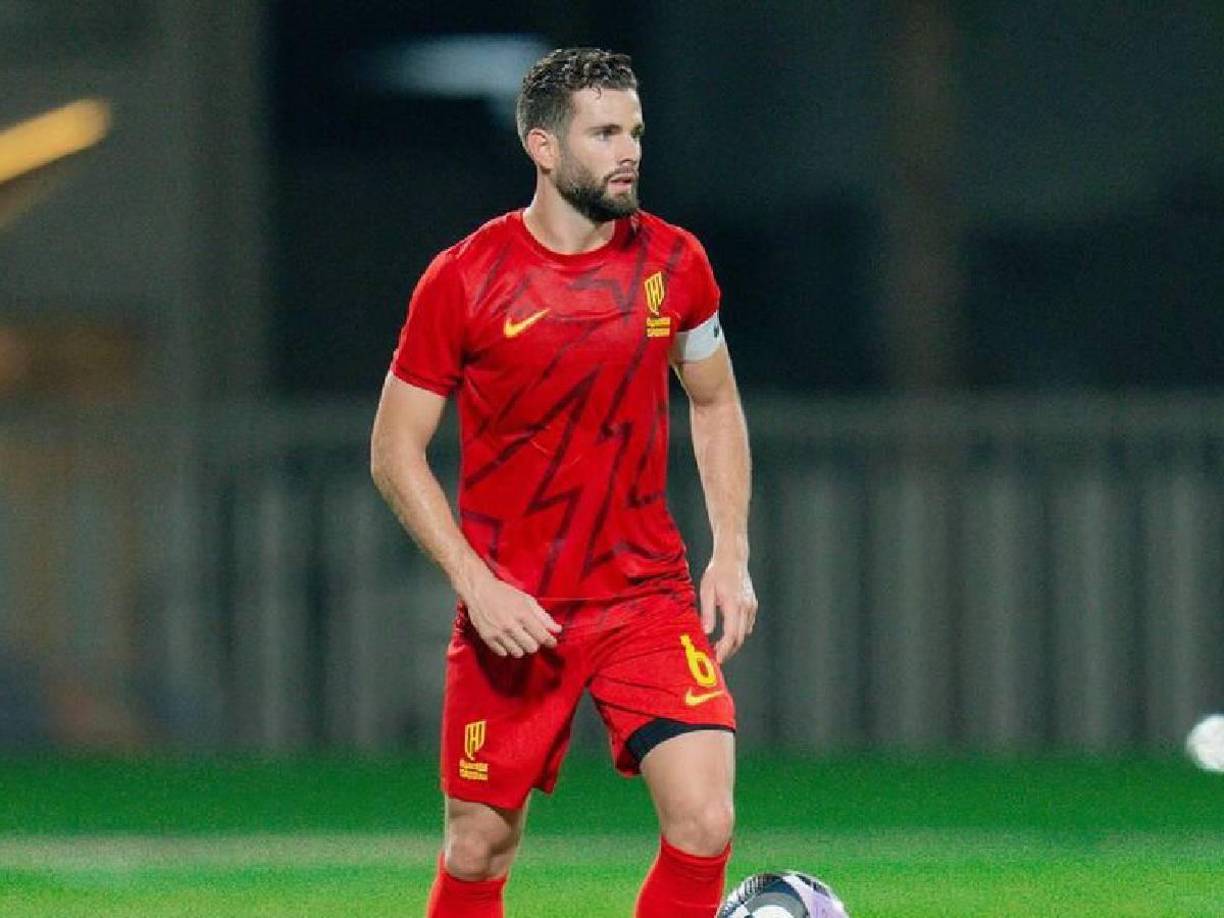 “El Barça está haciendo un año muy bueno, va a ser un año bonito y disputado, pero creo que la Liga la ganará el Real Madrid”.