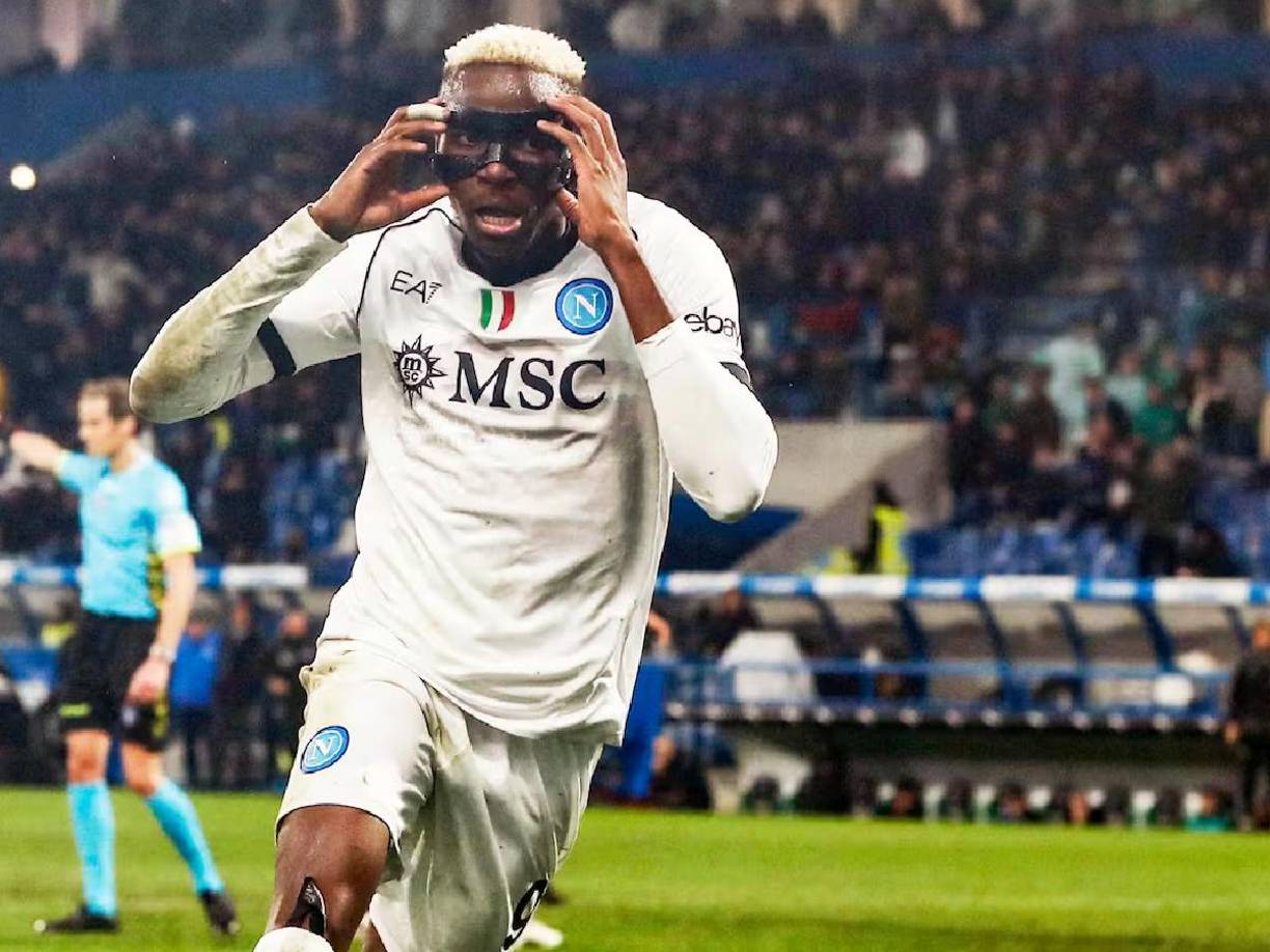 Ante la dura baja de Goncalo Ramos, el PSG tiene en la mesa a Victor Oshimen que quiere irse del Napoli. El conjunto italiano pide más de 100 millones por el jugador.