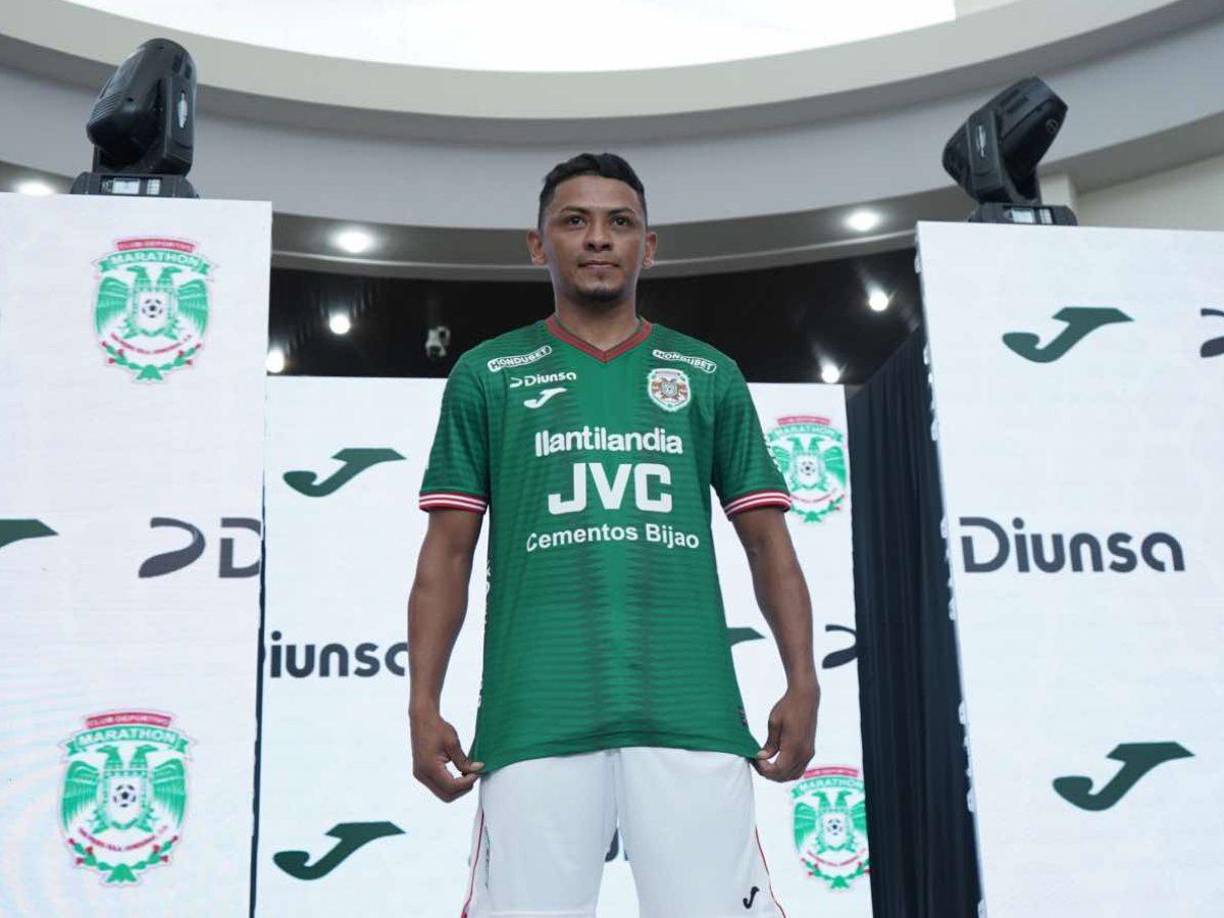 Alexy Vega fue otro de los jugadores que modeló la nueva camiseta del monstruo verde.