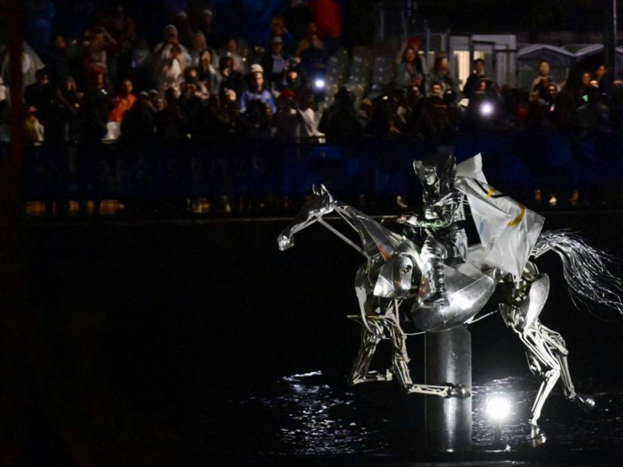 También era “la encarnación de Sequana, diosa del río y símbolo de la resistencia”, según el director artístico de la ceremonia, Thomas Jolly.