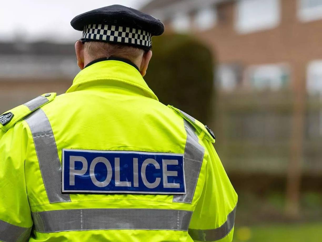 ”Los jugadores estaban boquiabiertos. Nadie estaba seguro de lo que estaba pasando”, añaden. Al principio, los compañeros del futbolista arrestado -que ya quedó en libertad horas después- creían que estaban ante una broma.