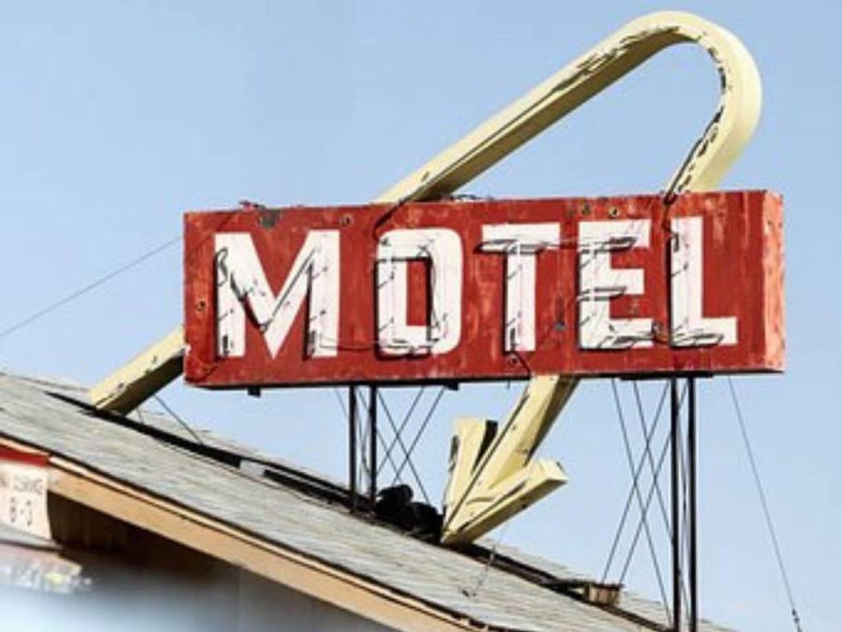 Al parecer, el maestro llevó a la alumna al motel bajo engaños y una vez en el lugar procedió a abusar sexualmente de ella.