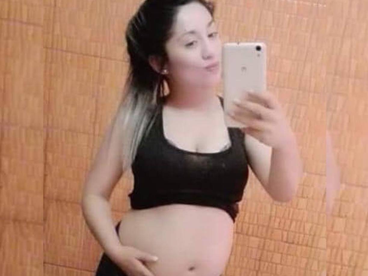 En la carpeta investigativa del caso hay fotografías que le tomó Felipe a Fernanda mientras ella dormía o estaba en su pieza, por supuesto que sin su consentimiento.