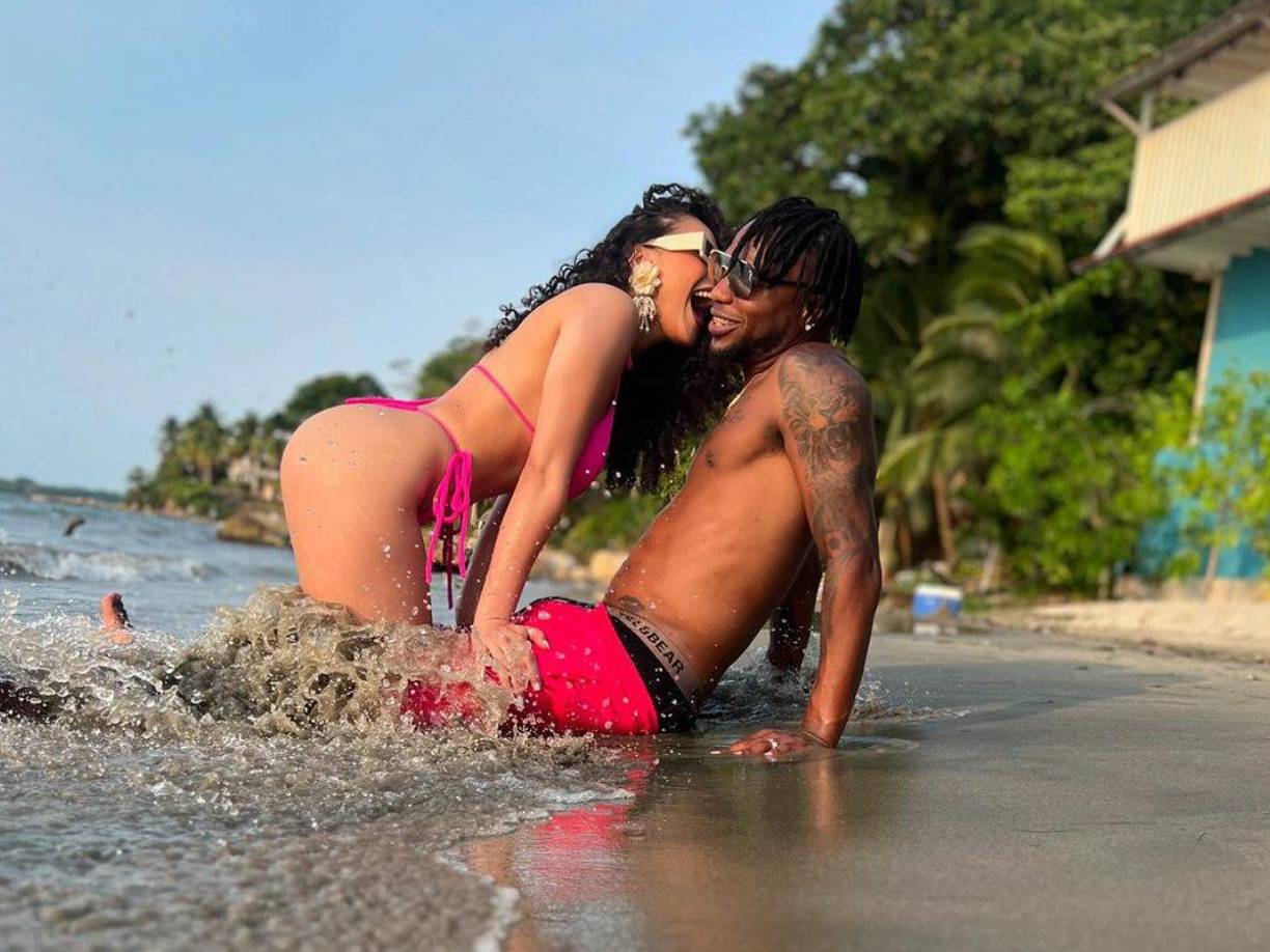 Kevin Álvarez: El defensor del Motagua la pasó a lo grande en compañía de su novia Valeria Aguilar.