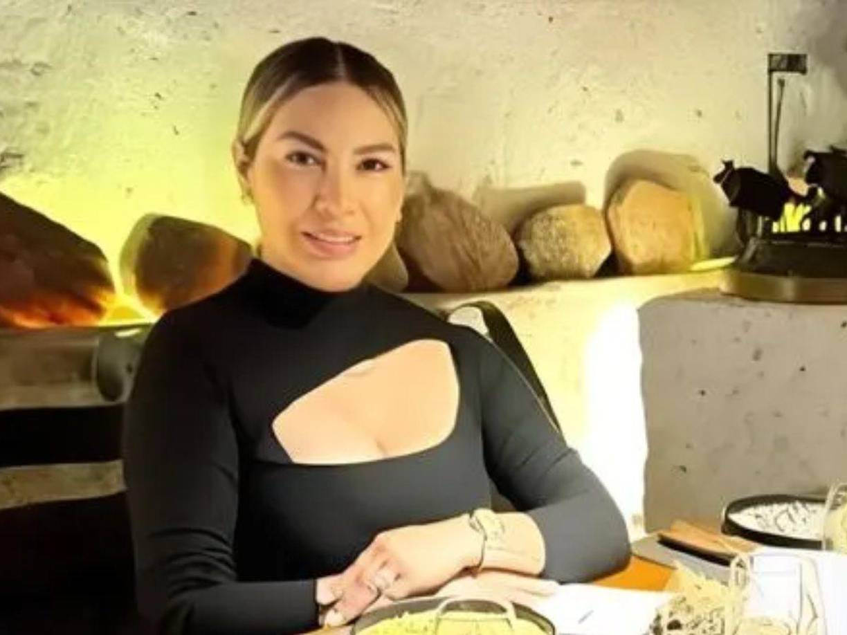 La hermosa Pamela López causó revuelo al denunciar a futbolista y el jugador apareció en una alocada fiesta con otra chica.