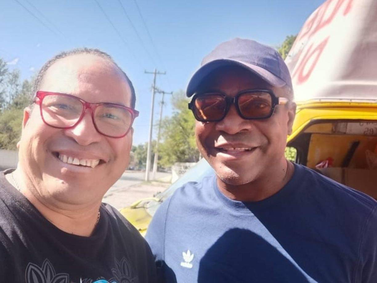 En las redes sociales los mexicanos presumen fotografías con Dolmo 