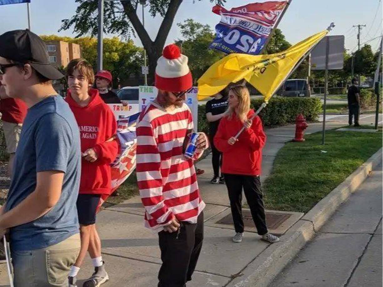 Crimo fue fotografiado en varios eventos de campaña del ex presidente de Estados Unidos, Donald Trump.