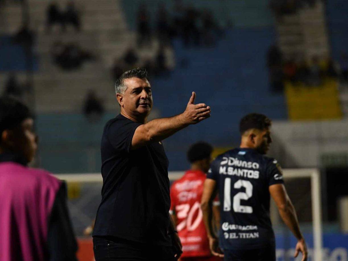 Diego Vázquez movió el tablero en su intento porque Motagua no perdiera.