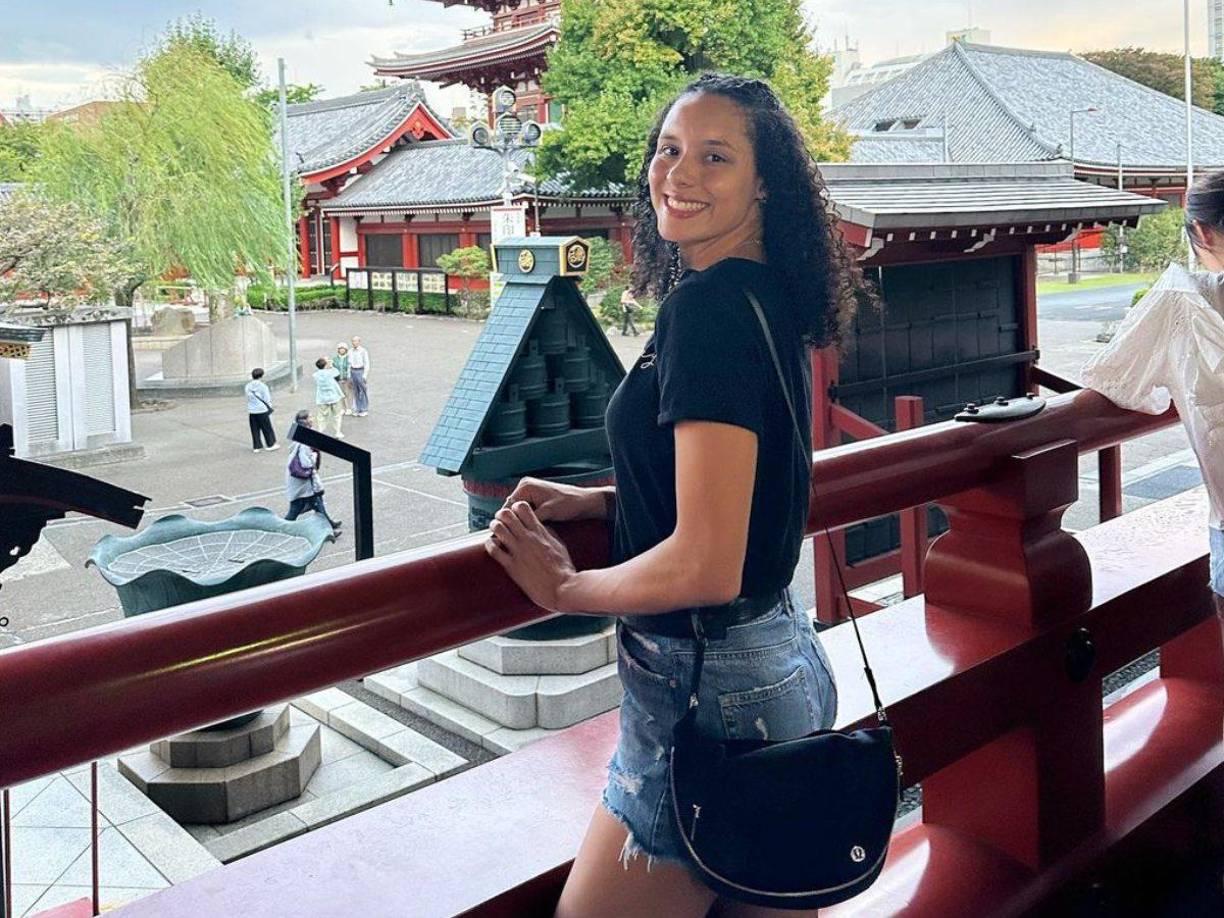 “Queridos amigos. Entiendo el interés de todos en conocer detalles de lo que como familia estamos viviendo. A todos les solicito nos den espacio para asimilar este momento que nos ha tocado vivir. Pronto dejaremos saber. Dios los bendiga”, señaló la madre de la deportista.