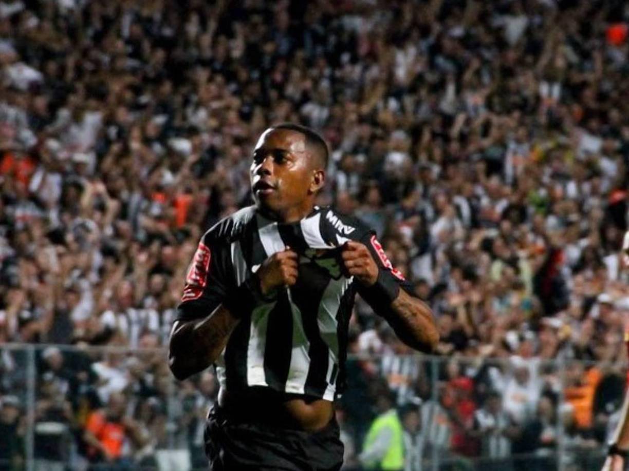 Robinho fue arrestado en Santos el 21 de marzo pasado después de que un tribunal brasileño homologara la condena y permitiera su cumplimiento en el país.