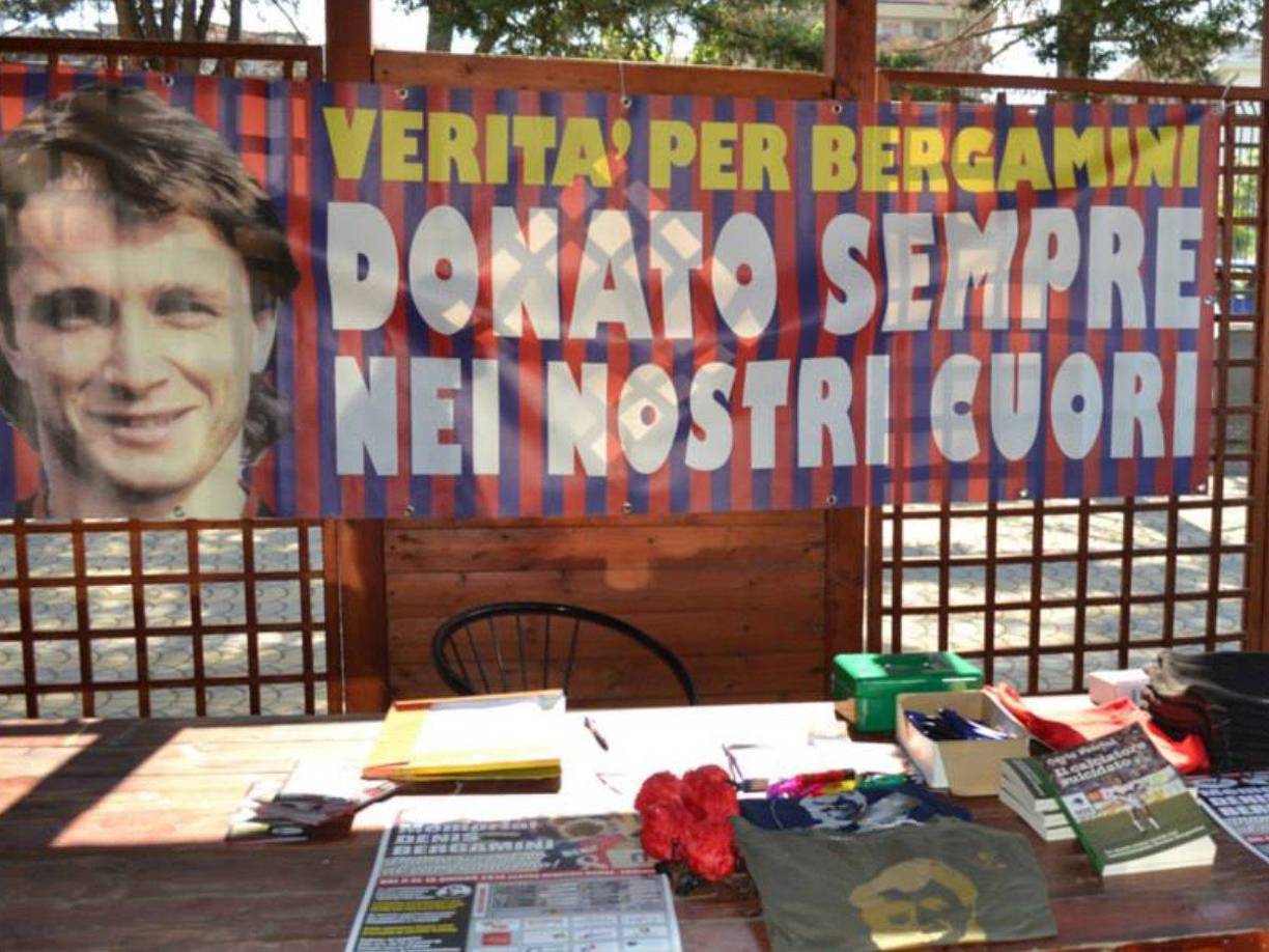 Su aventura como futbolista profesional solo duró siete años, desde 1982 hasta 1989, año de su muerte.