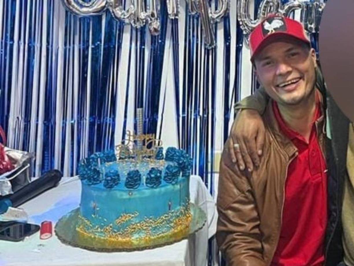 En la grabación se puede ver el momento en que Hugo está trabajando y un sujeto desconocido pasa por el lugar y luego se regresa disparando en reiteradas ocasiones contra el empresario.