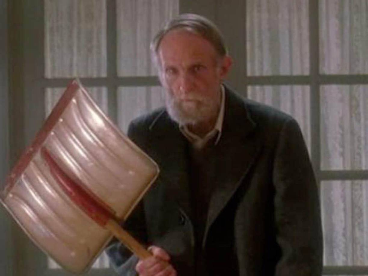 Roberts Blossom que daba vida a Marley, el señor que se hace amigo de Kevin y que los salva de los dos torpes ladrones, también la murió.
