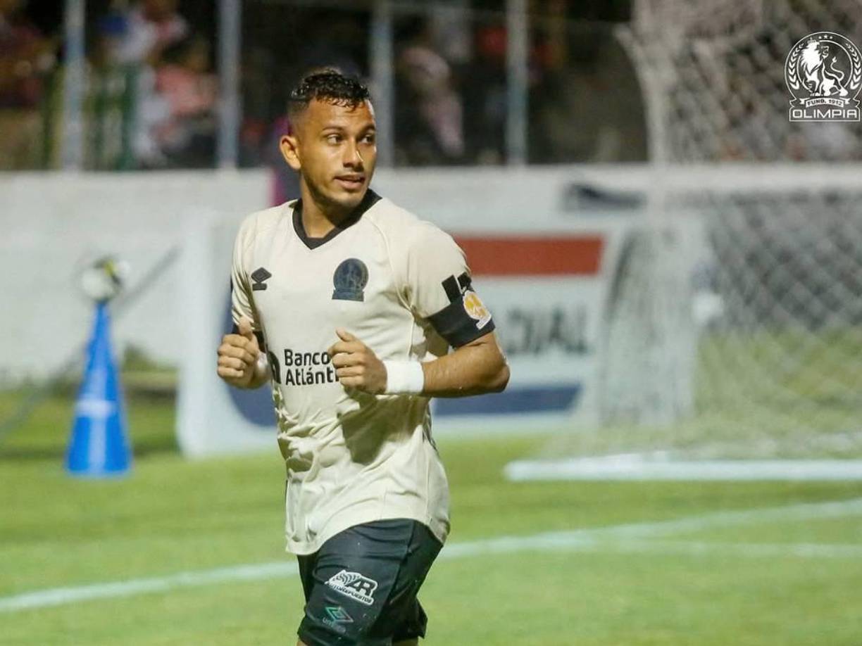 Rafael Villeda, presidente de Olimpia, se refirió a la situación de Edwin Rodríguez: “Hubo algunas posibilidades, pero no llenaron las expectativas de nosotros ni de él, no se pudo lograr y vino el problema de su lesión que cortó cualquier posibilidad y en la siguiente ventana no dudaría que puede tener una posibilidad en el extranjero”, indicó.