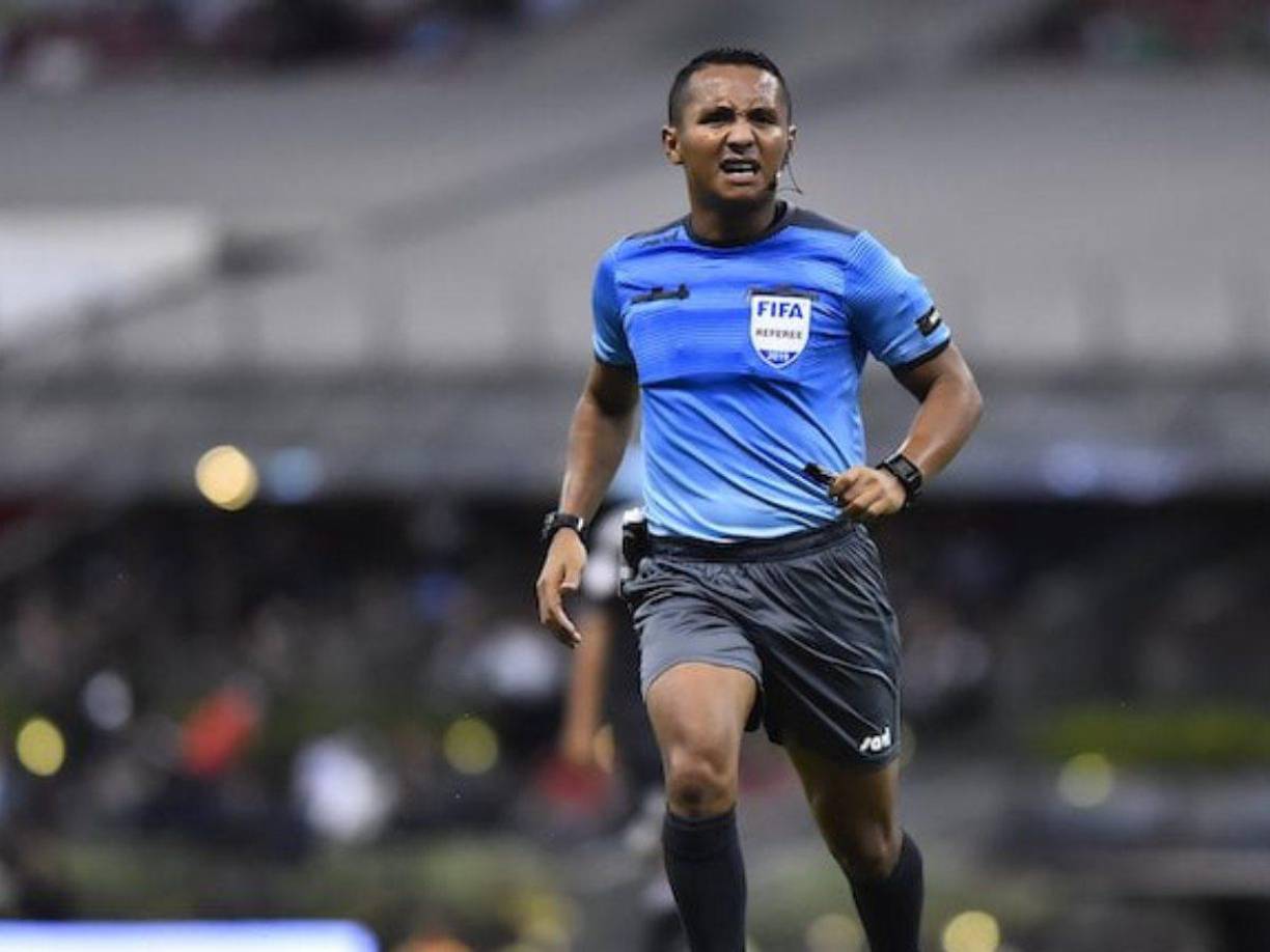 Para cuidar a Iván Barton, Concacaf tomó la determinación de no volverlo a elegir para partidos que involucren el fútbol hondureño luego de manchado incidente donde dio un ‘empujoncito’ a México a la Copa América 2024.