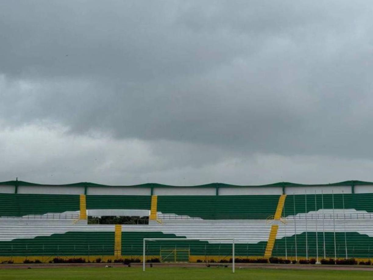 Actualmente así se encuentra la grama del Olímpico, el alcalde Roberto Contreras informó que falta pasarle el rodillo a la gramilla por la saturación de agua a raíz de las lluvias. 