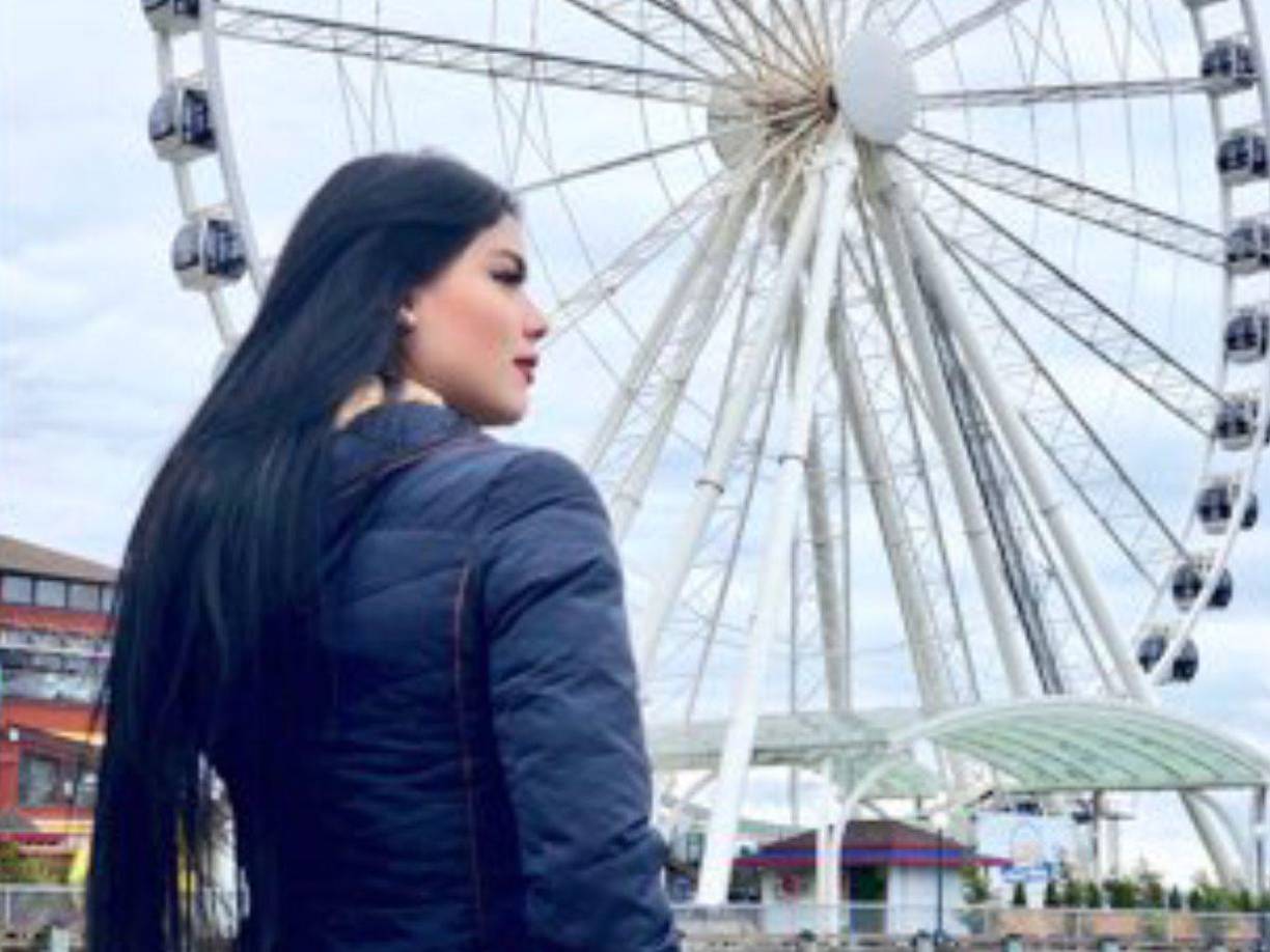 Martha Paola Salcedo Hernández nació el 20 de abril, fue la segunda hija de Carlos Joel y María Isabel —padres de Carlos Salcedo—, estudió Relaciones Públicas y posteriormente dedicó su vida a ser influencer y conducta de programas deportivos, además de gestora de comunicación.