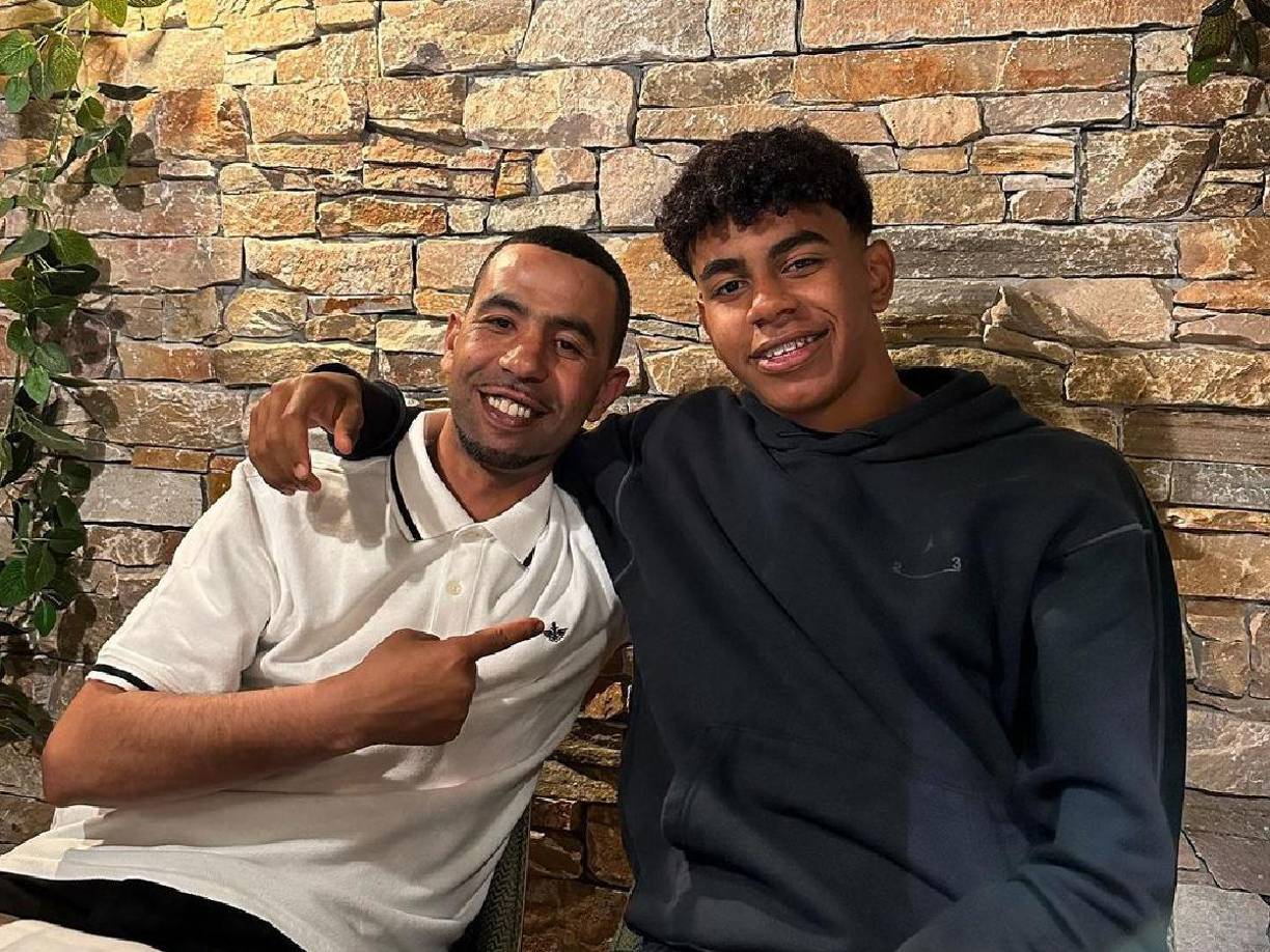 A Lamine Yamal le recomendaron no visitar a su padre justo después del ingreso de éste - el miércoles por la noche - debido a la atención mediática que se hubiera generado y que podría perturbar el normal funcionamiento del centro hospitalario.