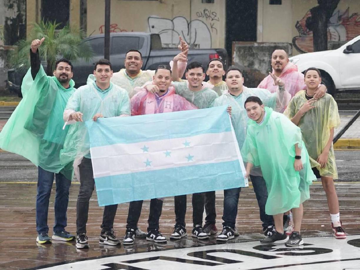 Desde Estados Unidos. Los amigos que llegaron al Morazán desde New York.