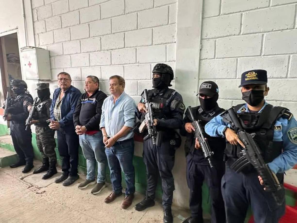 Romeo Vásquez, quien permanece bajo custodia junto al exsubjefe del Estado Mayor Conjunto, <b>Venancio Cervantes</b>, y al excomandante del Comando de Operaciones Especiales, <b>Carlos Puerto</b>, fue arrestado el pasado <b>5 de enero</b> cuando se dirigía a un almuerzo familiar en la zona sur de Honduras. 