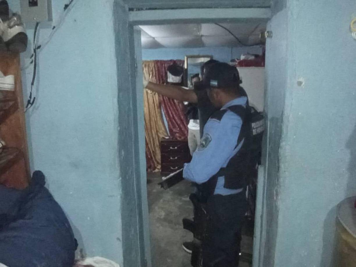 El deportista contó que cuando su familia llegó a la escena, encontraron temblando al menor, quien presenció el atroz crimen. Barahona dijo que tras la tragedia salió a la luz que hace dos meses Zaldívar compró una arma con la que amenazaba a su hermana.