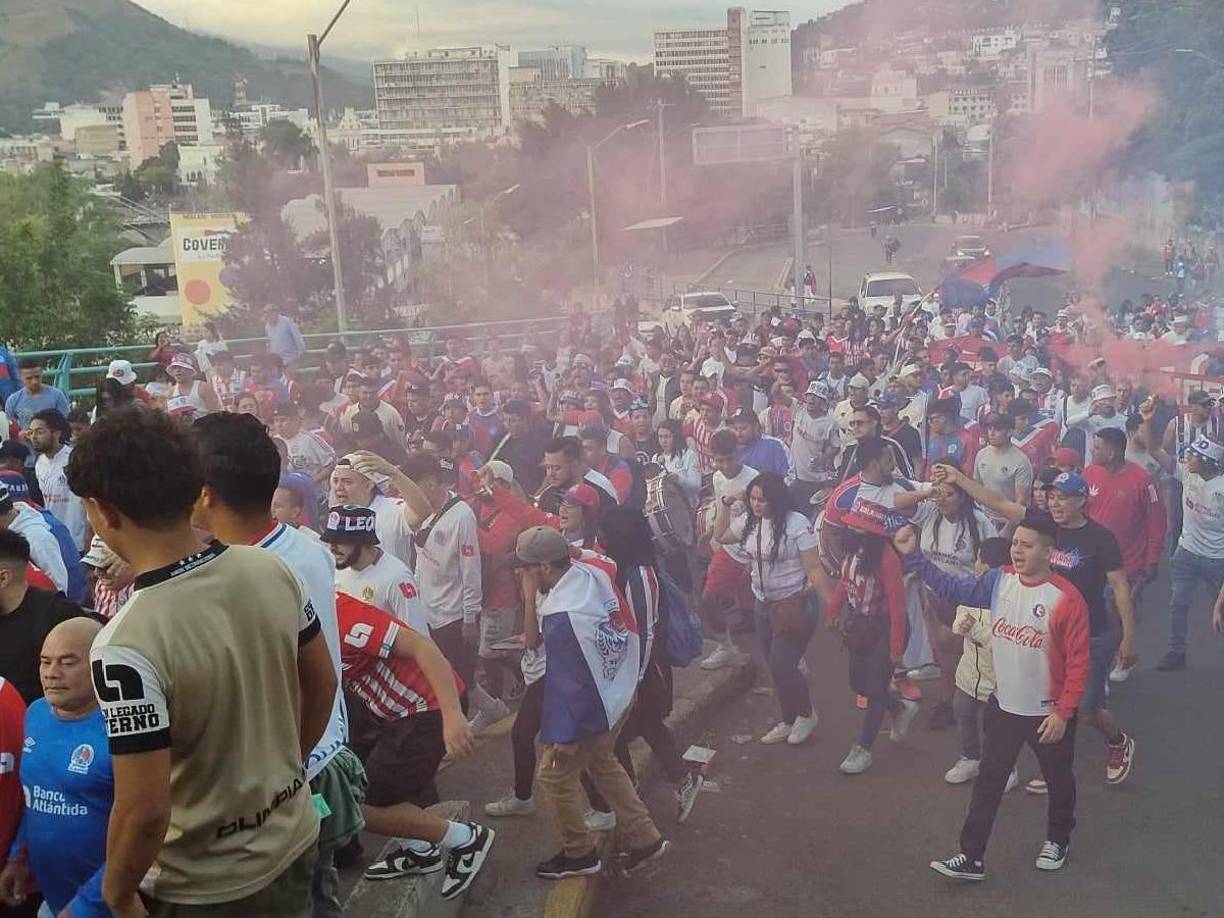Aquí te mostramos las imágenes del ambiente en la previa de las semifinales del Apertura 2024. 