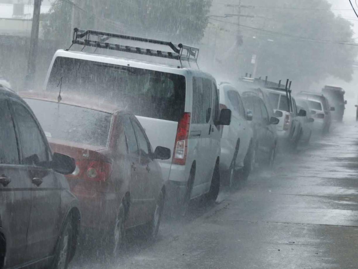 Tormenta Sara se hace sentir en San Pedro Sula, ¿se jugará el Honduras - México?