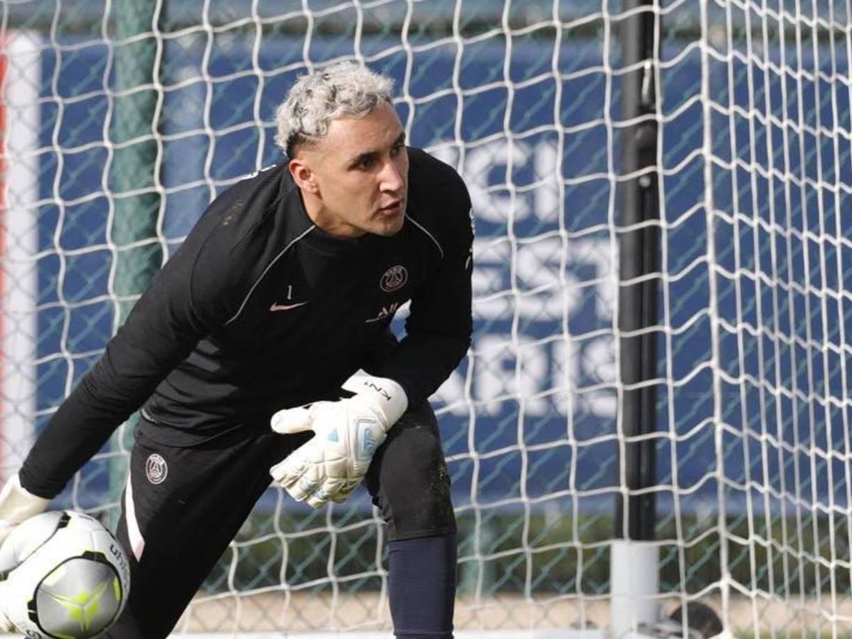 El destacado portero costarricense Keylor Navas anunció que emprenderá una nueva faceta.