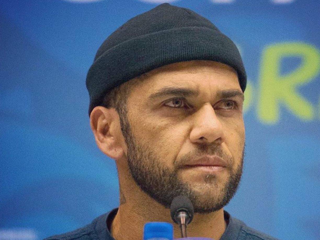 Ahora, el exfutbolista brasileño Daniel Alves vuelve a estar en el punto de mira por sus últimos movimientos en su perfil de X, antes llamado Twitter.