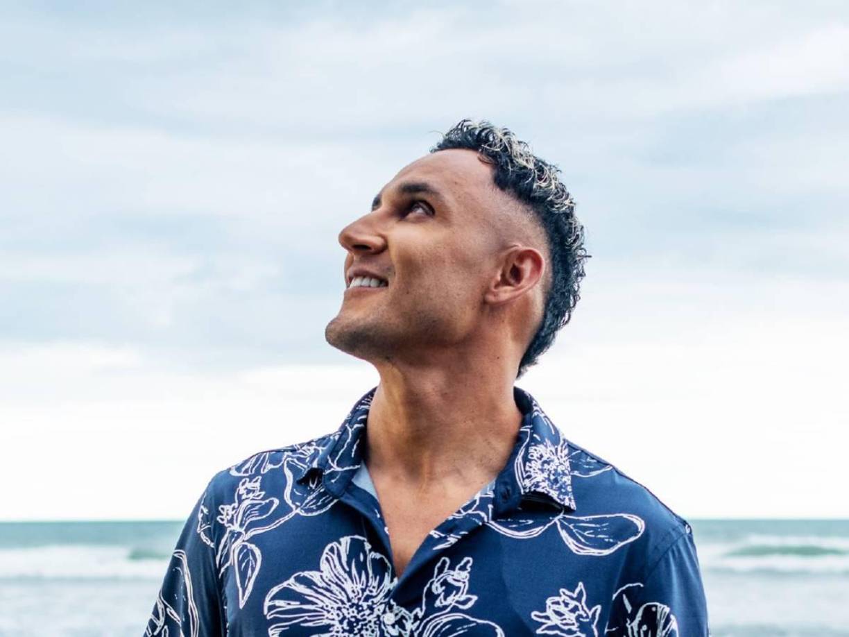 Hoy, Keylor Navas se ha olvidado del fútbol y anunció que emprenderá una nueva faceta como youtuber al igual que su excompañero del Real Madrid, Cristiano Ronaldo. 