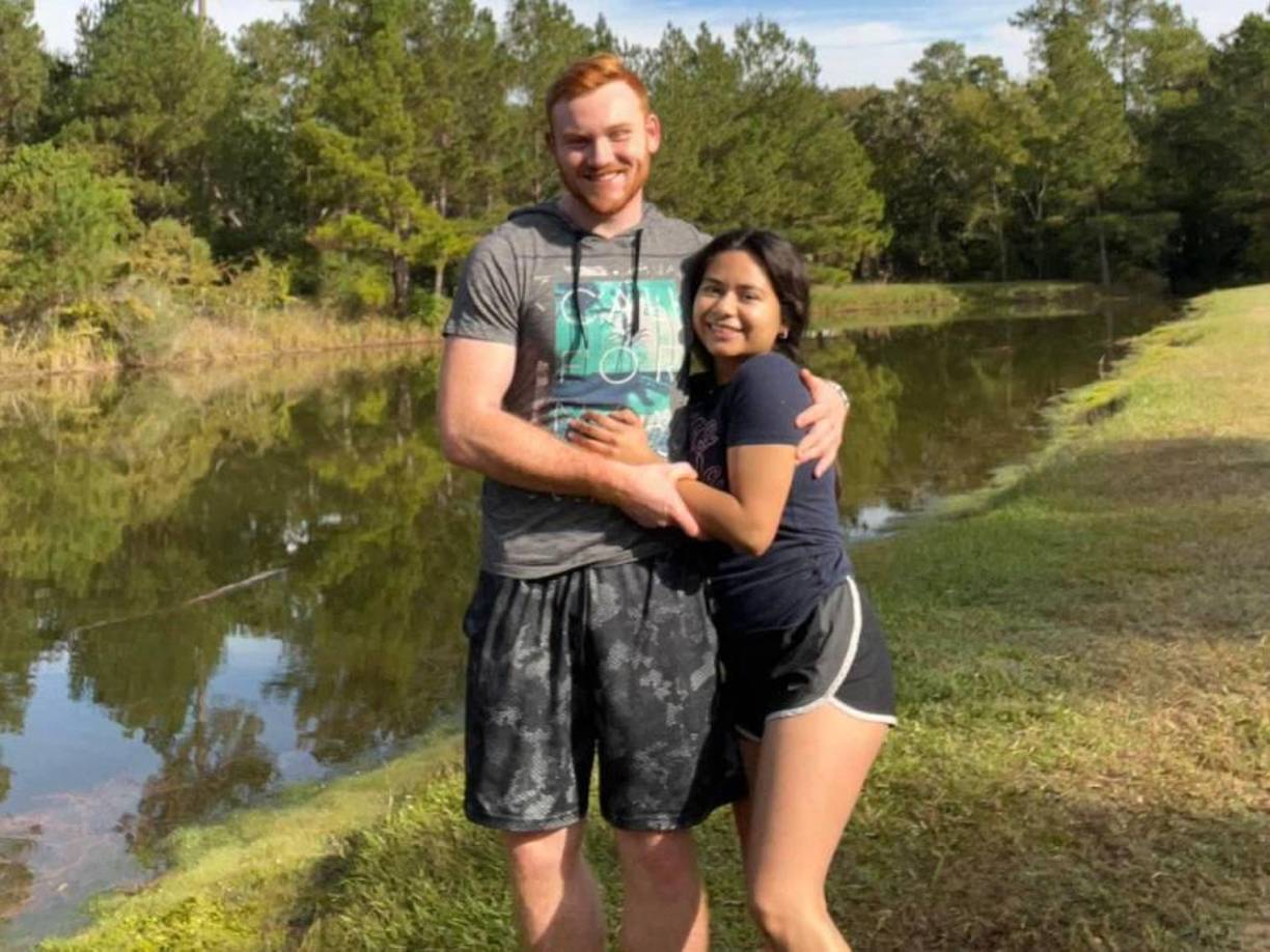 Los agentes descubrieron la sangrienta escena gracias a una llamada. El cadáver de la joven estaba desmembrado y decapitado.