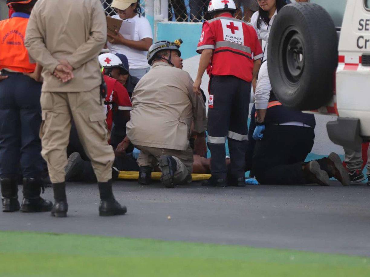 Se reportaron heridos tras el agarrón entre aficionados del Motagua.