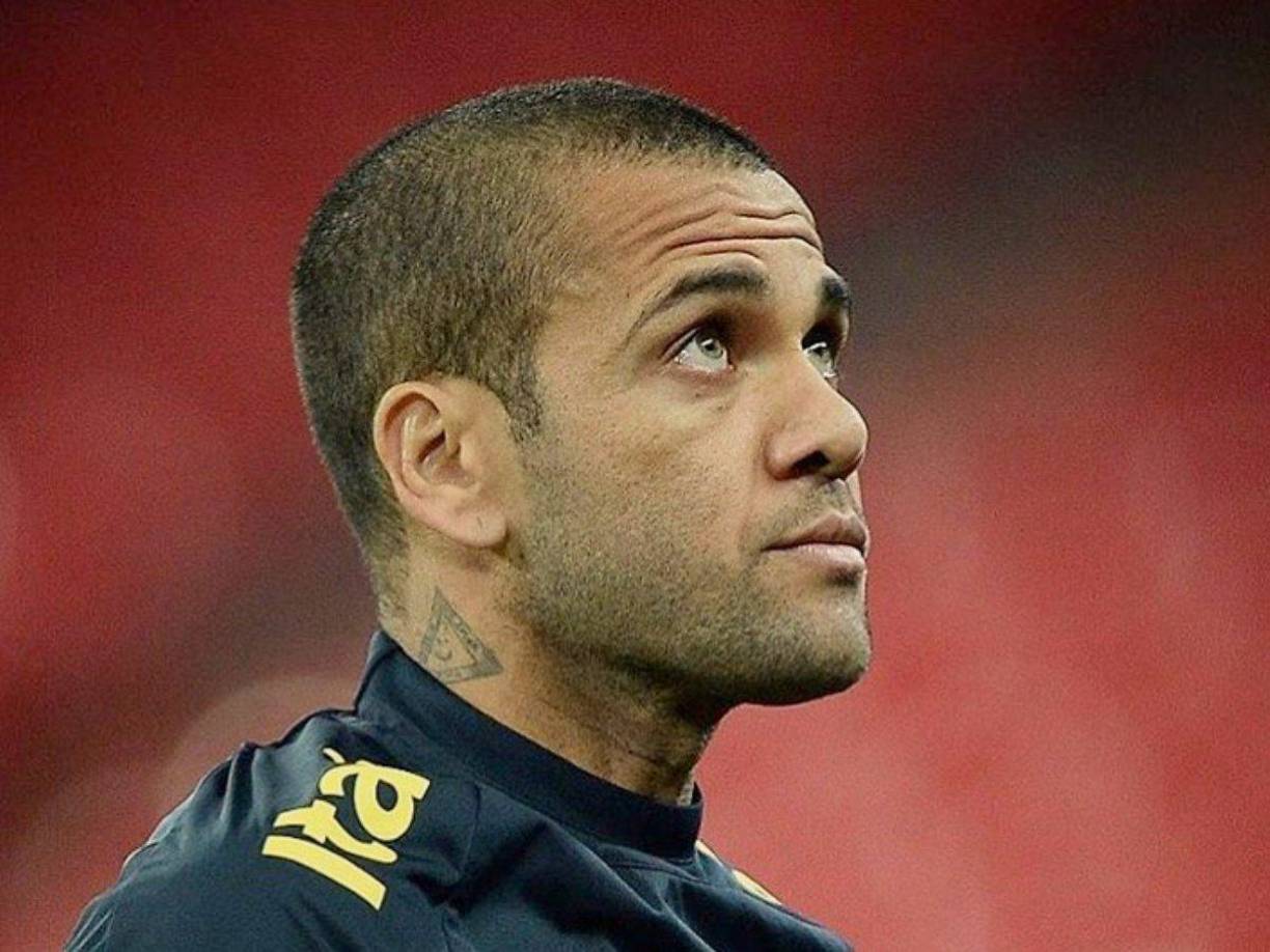 Cabe señalar que en su momento Alves fue condenado por su implicación en un incidente de agresión sexual a una joven en una discoteca de Barcelona, lo que generó una conmoción en la opinión pública y en el mundo del deporte.