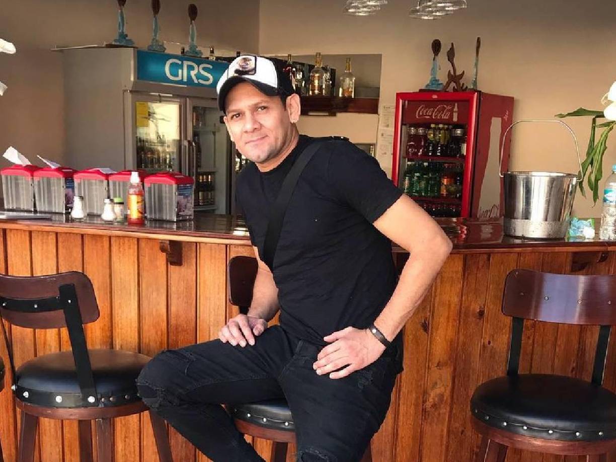 Pineda jugó con Olimpia en 20 torneos habiendo logrado el título de Liga Nacional de Honduras en 9 veces y el subcampeonato en 8 oportunidades.