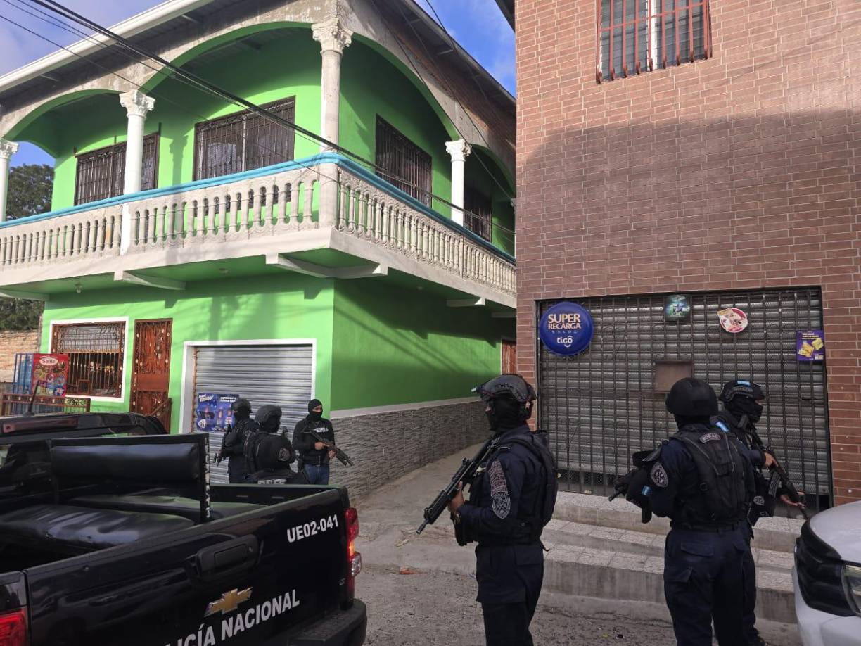 Posteriormente le fué emitida otra orden de captura en su contra, por los mismos delitos que continuó realizando, las cuales fueron ejecutadas recientemente.