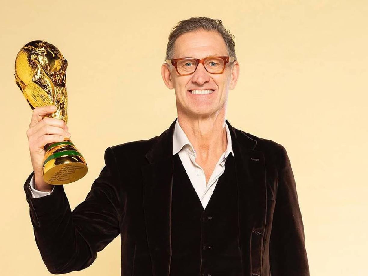 “Héroe, terapeuta, patrocinador y mentor. Me salvó la vida y limpió a cientos de personas”, eran parte de sus palabras sobre James.