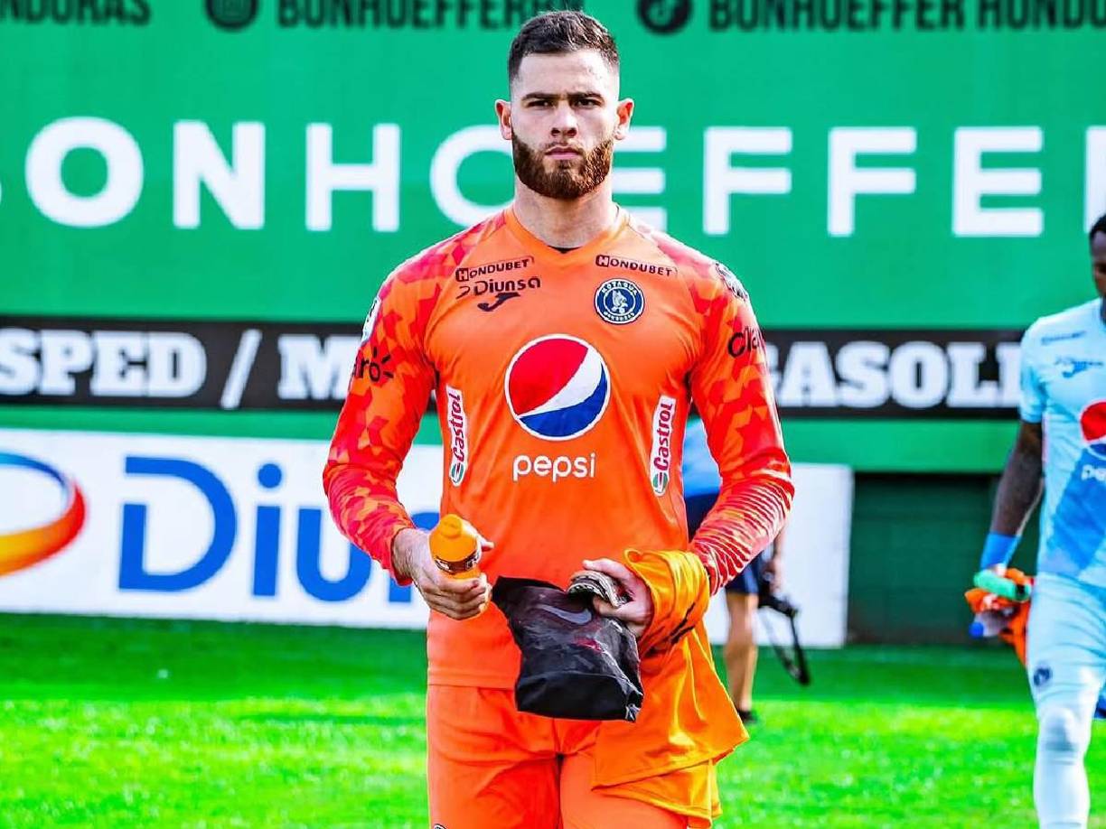 El arquero Enrique Facussé tiene contrato con Motagua, pero será cedido en calidad de préstamo, confirmó Emilio Izaguirre, director deportivo de los azules.