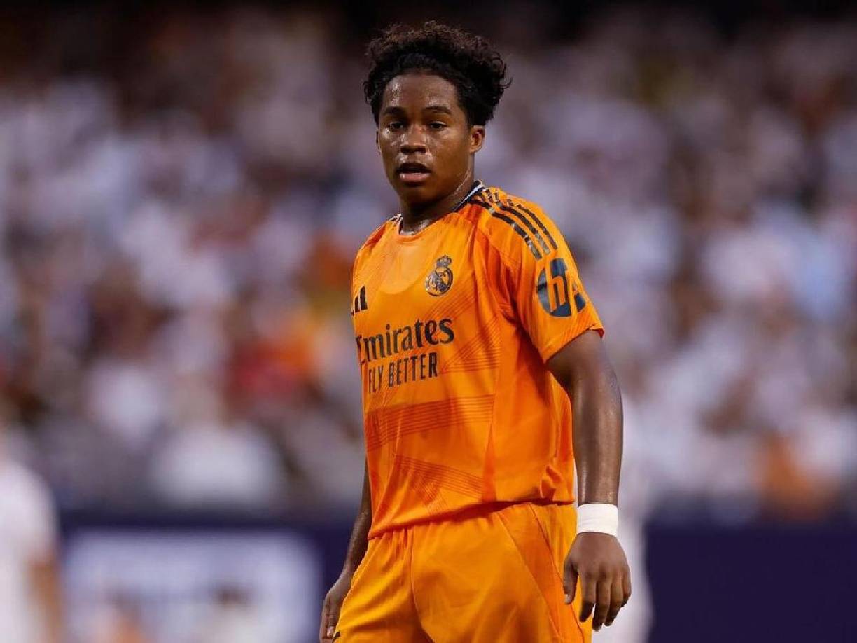 Tras fichar por el conjunto blanco y alcanzar los 18 años, el joven delantero ha recibido el ‘sí, quiero’ de Miranda para contraer matrimonio.