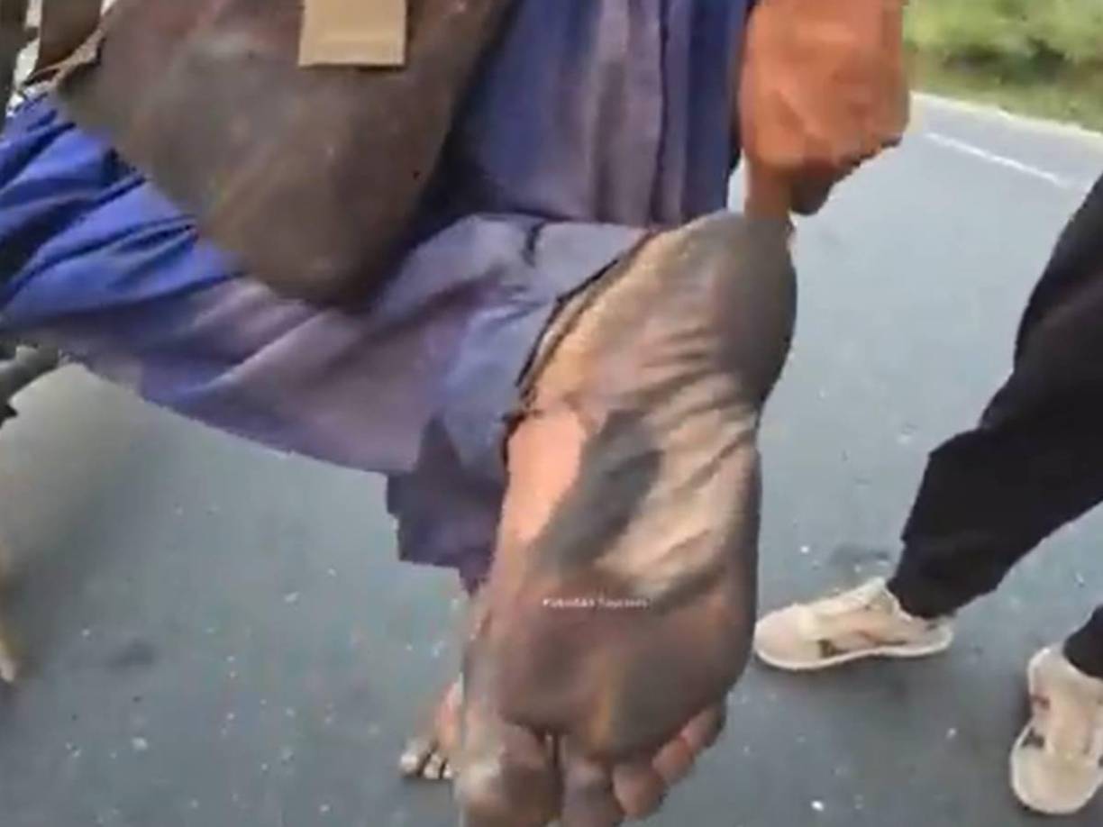  La práctica de viajar descalzo es central en su filosofía: busca así una conexión más profunda con el entorno que lo rodea, describiéndolo como “precioso”.