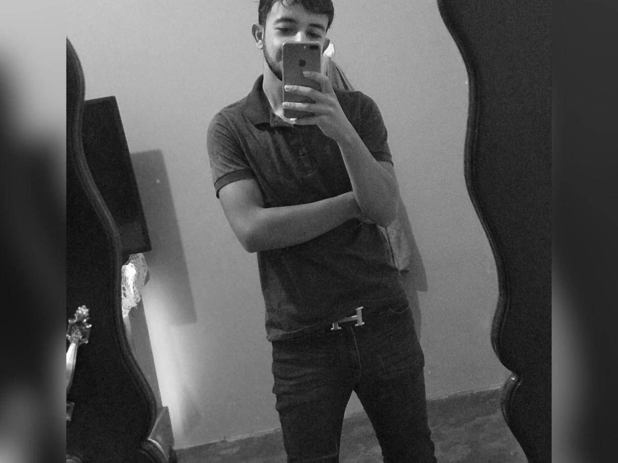 La noche del domingo se registró un trágico ataque a balazos en el departamento de Colón, donde Miguel Murillo, residente de Bonito Oriental, perdió la vida en un presunto intento de robo de su motocicleta mientras viajaba junto a su pareja, Michelle Mejía.