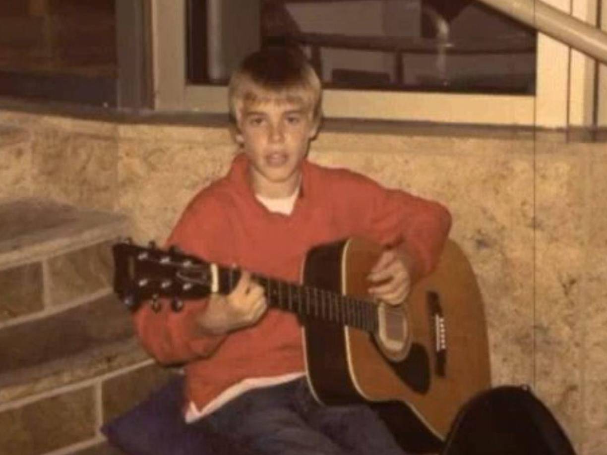 El cantante canadiense presumía sus talentos cantando en la calle.